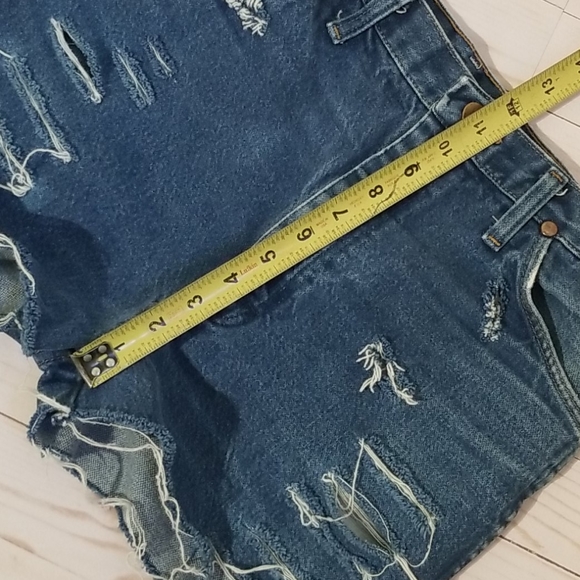 Vintage 1980s wrangler cutoffs 32 - Picture 5 of 9